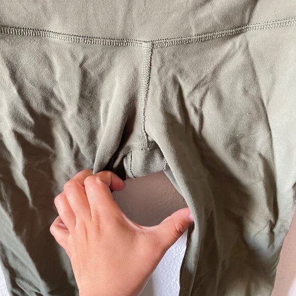 ALO Yoga Green Yoga High Waisted Capri Leggings - Picture 2 of 5